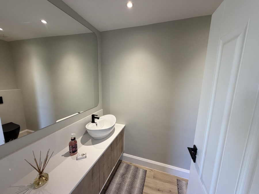 4 Bedroom Property for Sale in Kingswood Golf Estate Western Cape